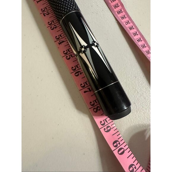 Action BW09 Black and White Billiard Stick Pool Cue - Picture 6 of 7